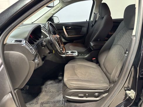Used 2011 GMC Acadia SLE FWD image 18