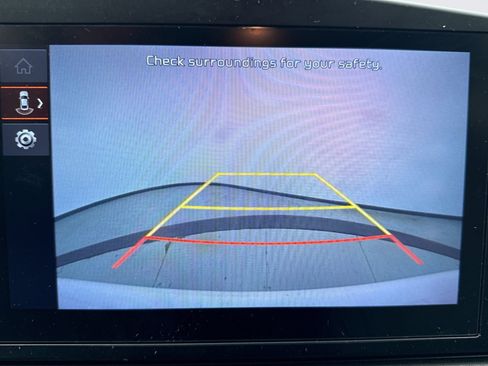 Used 2023 Kia Niro LX FWD image 11