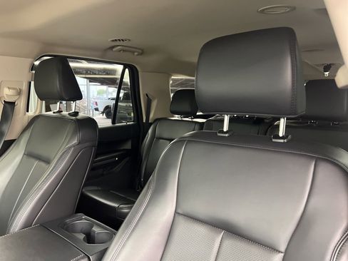 Used 2022 Ford Expedition Max XLT image 16