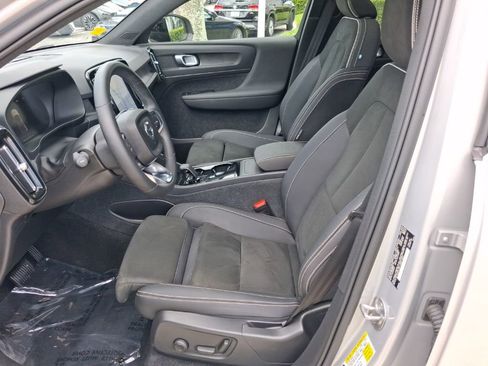 Used 2023 Volvo C40 P8 Recharge Plus AWD/4WD image 14
