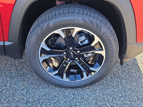 New 2026 Chevrolet Equinox LT w/ Convenience Package II AWD/4WD image 3