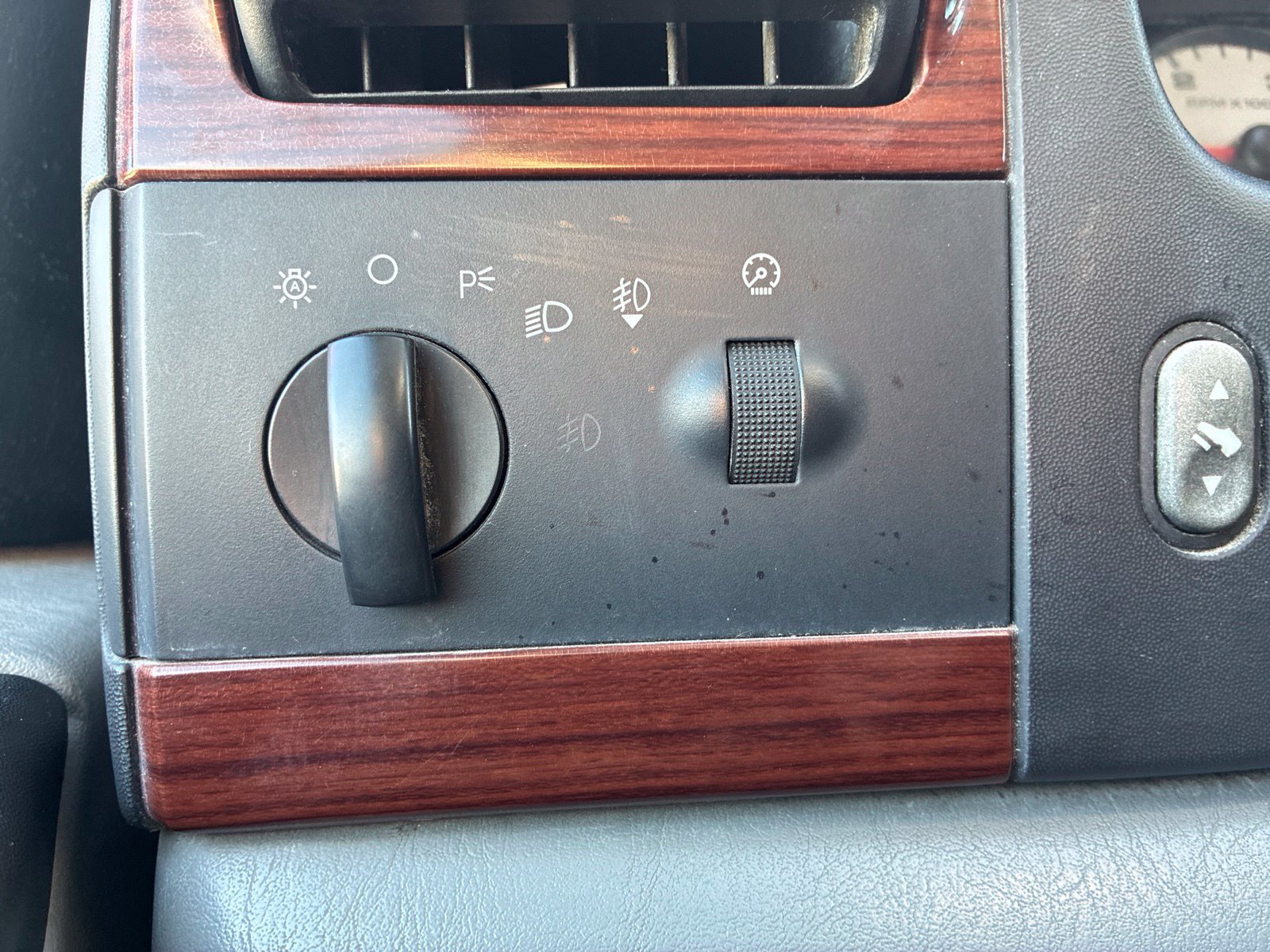 Used 2005 Ford F250 Lariat AWD/4WD image 25