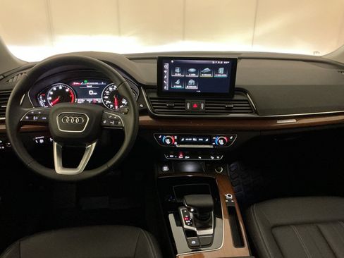 Used 2023 Audi Q5 2.0T Premium w/ Convenience Package AWD/4WD image 15