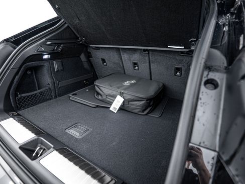 Certified 2025 Porsche Macan 4 Electric image 25