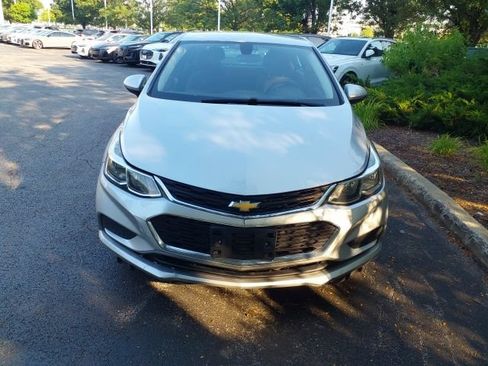 Used 2017 Chevrolet Cruze LS FWD image 2