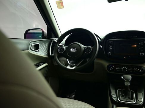 Used 2020 Kia Soul LX image 7