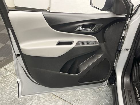Used 2018 Chevrolet Equinox LS image 6