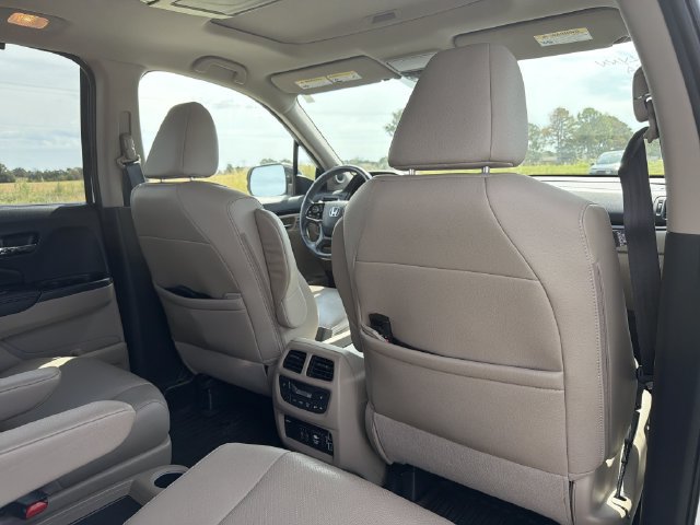 Used 2019 Honda Pilot Elite image 24