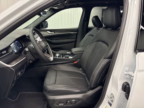 New 2026 Jeep Grand Cherokee L Limited AWD/4WD image 23