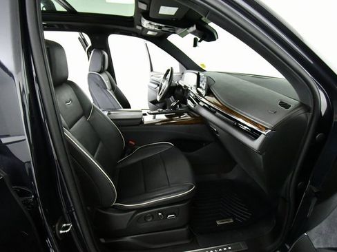 Certified 2022 Cadillac Escalade ESV Premium Luxury w/ Performance Package image 14