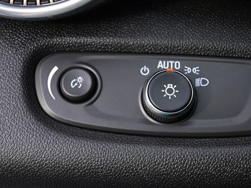 Used 2024 Chevrolet Trax ACTIV w/ Sunroof Package FWD image 24