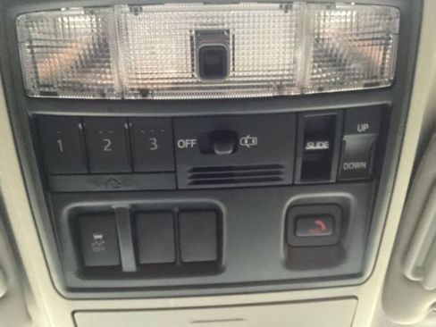 Used 2023 Toyota 4Runner Limited image 11