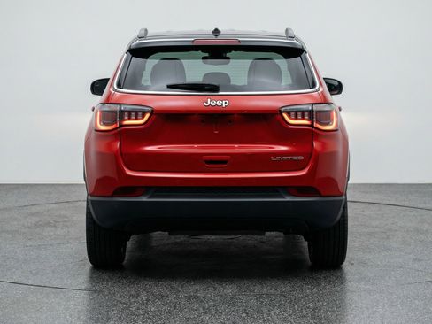 Used 2025 Jeep Compass Limited AWD/4WD image 7
