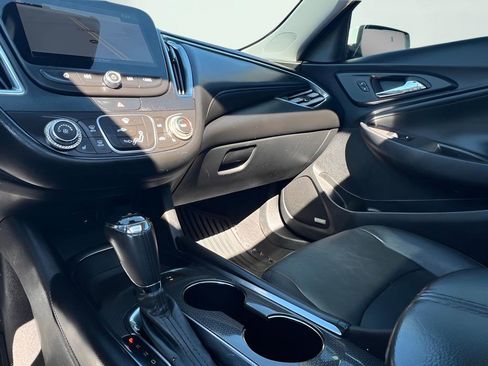 Used 2018 Chevrolet Malibu LT w/ True North Edition FWD image 61