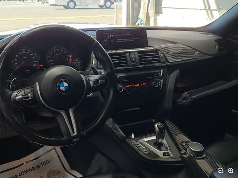 Used 2015 BMW M4 Coupe w/ Executive Package RWD image 9