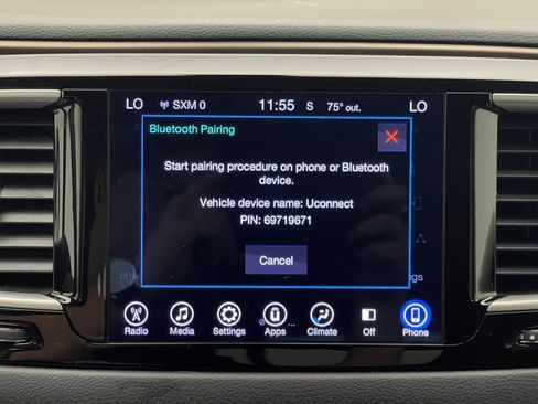 Used 2017 Chrysler Pacifica Touring Plus w/ Tire & Wheel Group FWD image 24