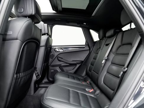 Certified 2026 Porsche Macan AWD/4WD image 24