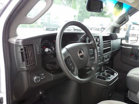 Used 2018 GMC Savana 3500 w/ Power Convenience Package RWD image 9
