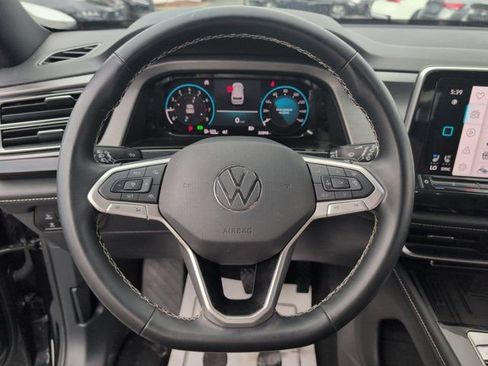 Used 2025 Volkswagen Atlas Cross Sport SE FWD image 22