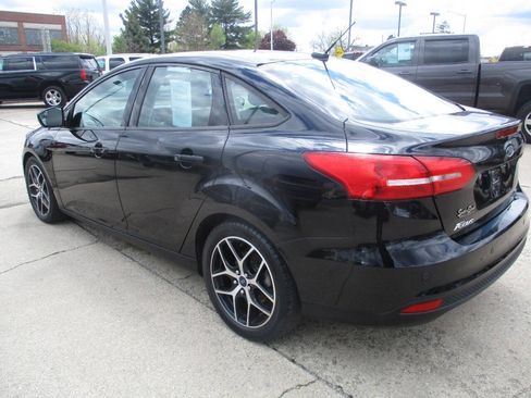 Used 2018 Ford Focus SEL FWD image 4