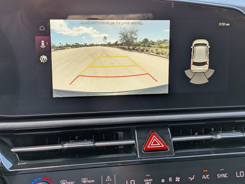 Used 2024 Kia Niro EX image 35