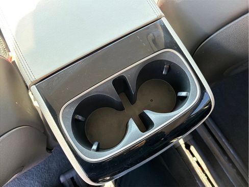 Used 2023 Kia Carnival EX image 38