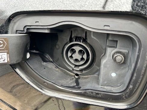 Used 2022 Jeep Grand Cherokee Overland image 25