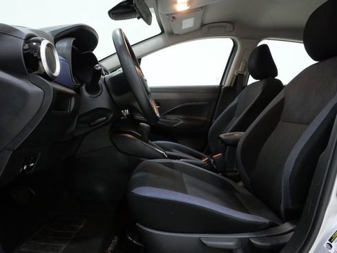 Used 2023 Nissan Versa SV image 12