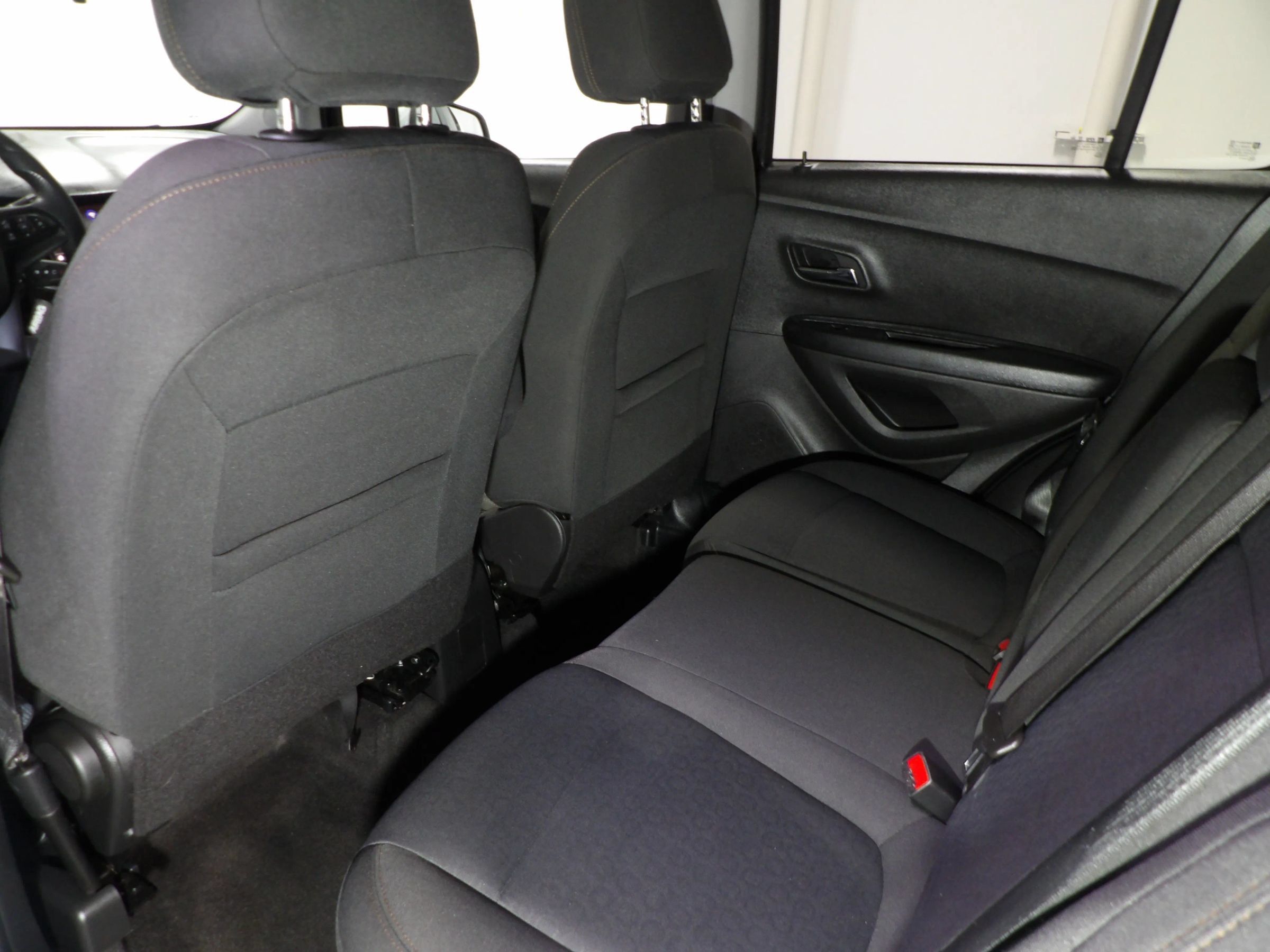 Used 2022 Chevrolet Trax LS w/ Tint and Cruise Package AWD/4WD image 10