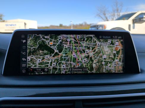 Used 2017 BMW 740i image 15