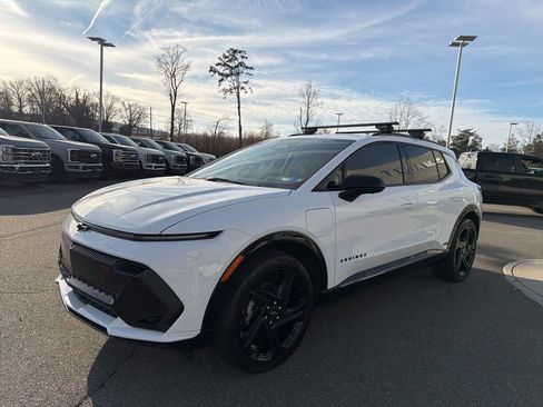 Used 2024 Chevrolet Equinox EV RS image 7