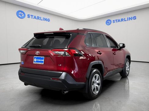 Used 2021 Toyota RAV4 LE FWD image 8