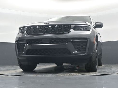 New 2026 Jeep Grand Cherokee Altitude image 44