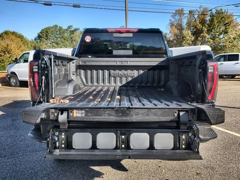 Used 2025 GMC Sierra 2500 AT4 w/ AT4 Premium Plus Package image 27