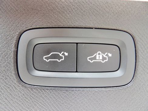 Certified 2023 Volvo XC90 B5 Core w/ Protection Package Premier image 28