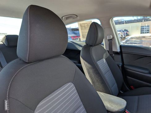 Used 2017 Kia Forte S w/ S Technology Package image 16