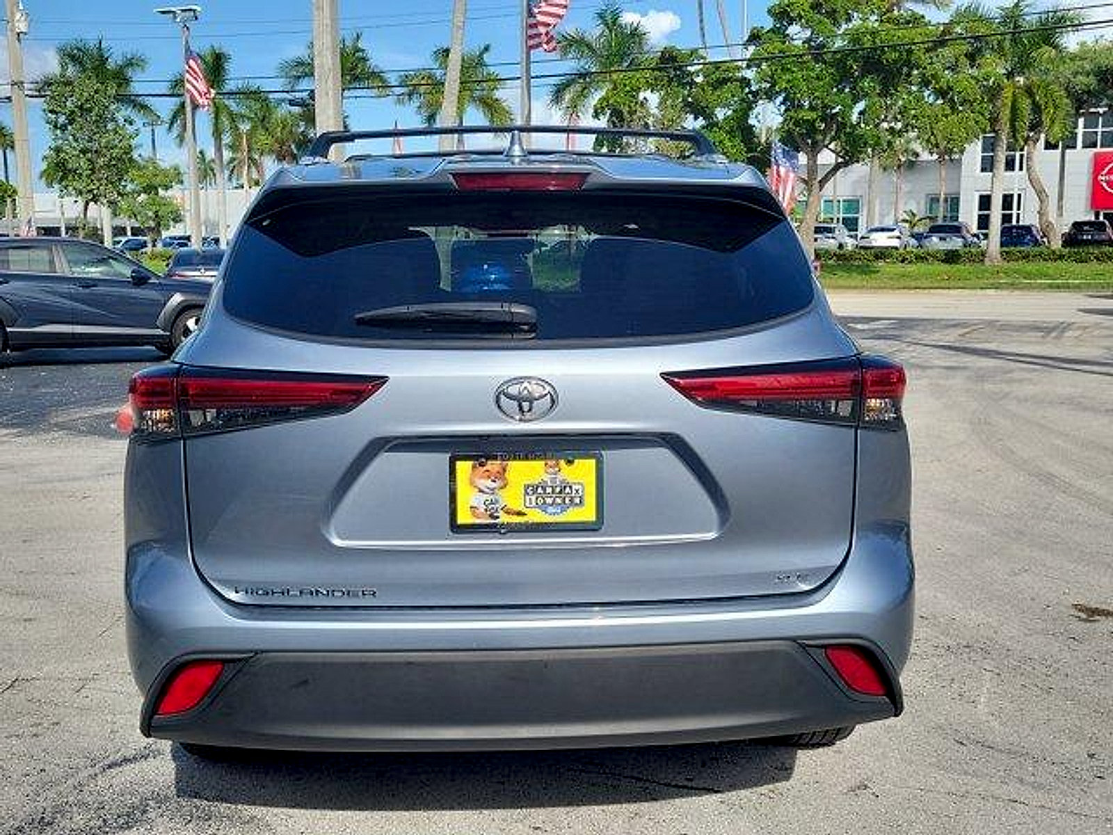 Used 2023 Toyota Highlander XLE FWD image 6
