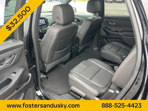 Used 2023 Chevrolet Traverse RS image 19