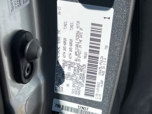 Used 2023 Toyota Tundra Limited AWD/4WD image 33