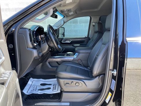 Used 2025 Chevrolet Silverado 3500 LTZ w/ LTZ Plus Package AWD/4WD image 16