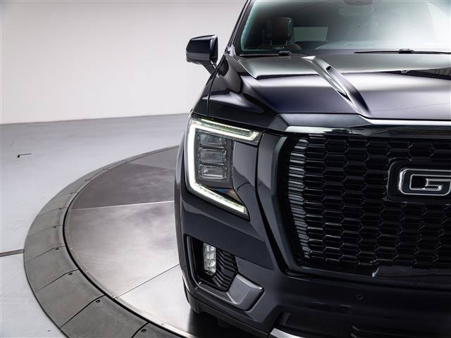 Used 2023 GMC Yukon XL Denali Ultimate AWD/4WD image 10