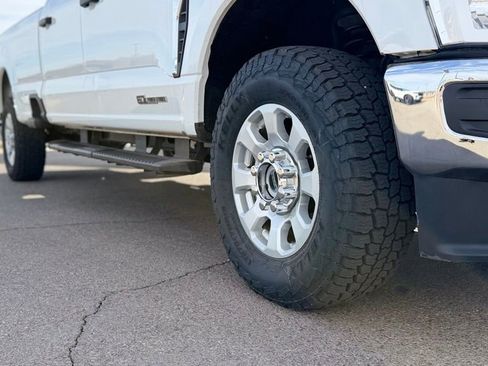 Used 2023 Ford F250 XLT w/ FX4 Off-Road Package AWD/4WD image 2
