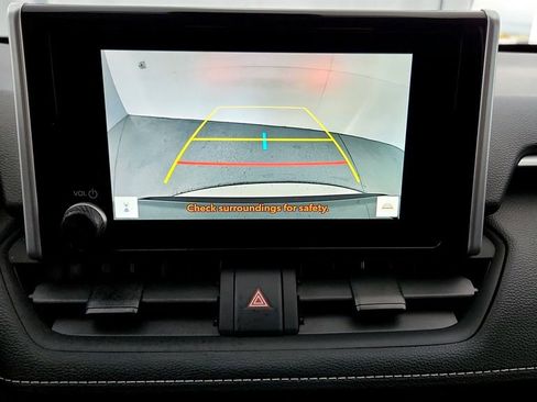 Used 2025 Toyota RAV4 LE AWD/4WD image 31