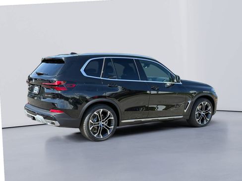New 2026 BMW X5 xDrive50e w/ Climate Comfort Package AWD/4WD image 3