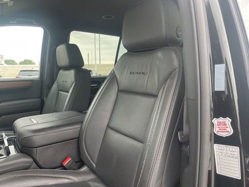 Used 2025 GMC Yukon Denali AWD/4WD image 12