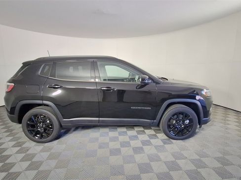 New 2026 Jeep Compass Latitude image 3