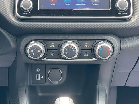 New 2025 Nissan Kicks Play S image 23