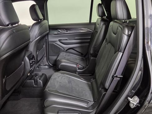 Used 2023 Jeep Grand Cherokee L Laredo AWD/4WD image 31