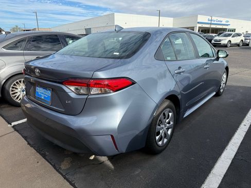 Used 2025 Toyota Corolla LE FWD image 4
