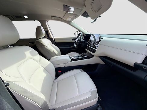 Used 2022 Nissan Pathfinder SL image 29